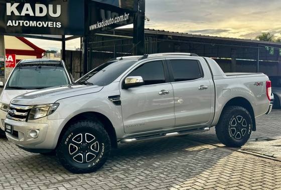 FORD RANGER 3.2 LIMITED 4X4 CD 20V DIESEL 4P AUTOMÁTICO FORD RANGER 3.2 LIMITED 4X4 CD 20V DIESEL 4P AUTOMÁTICO